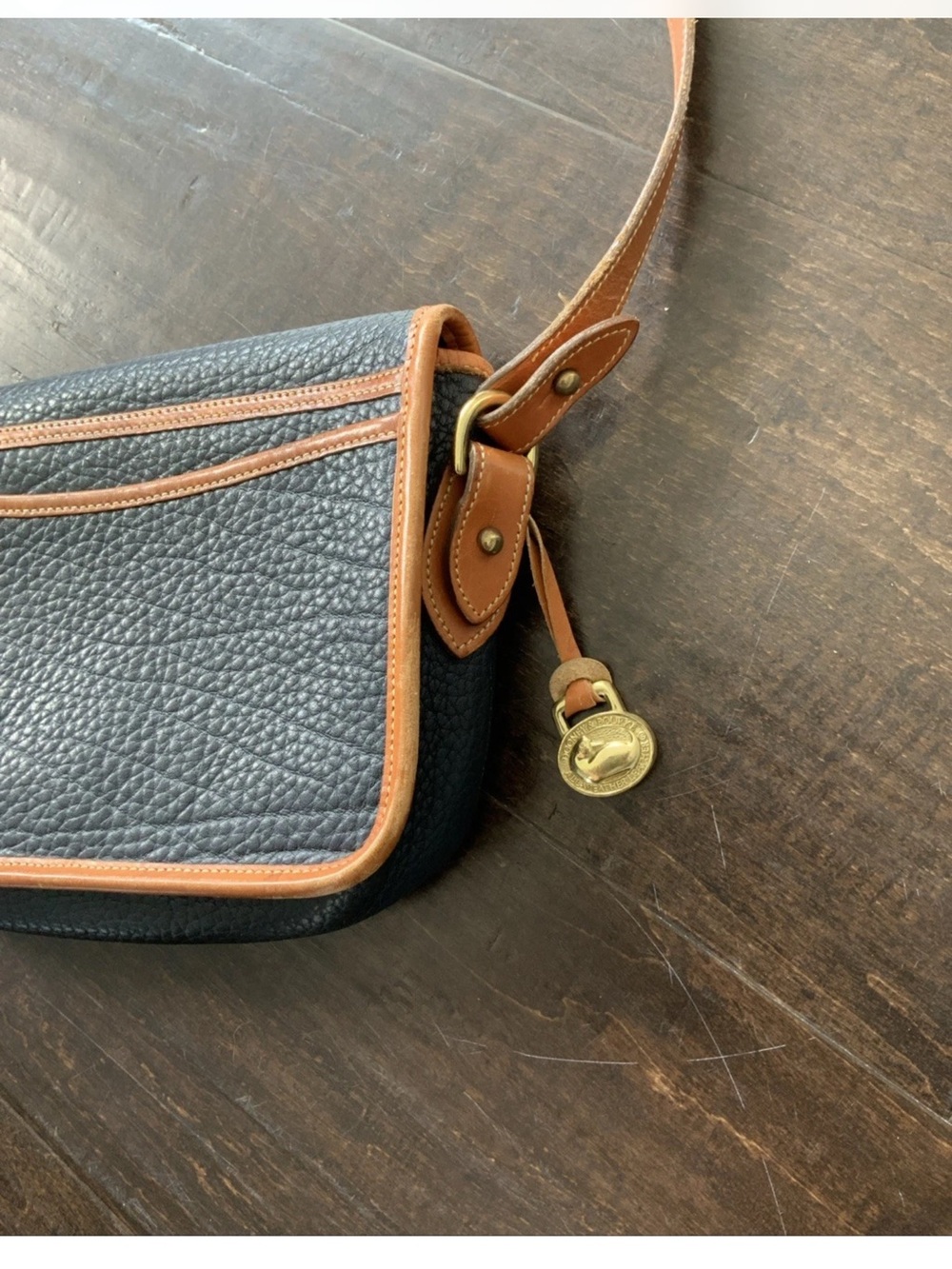 Dooney & Bourke Vintage All-Weather Leather Crossbody Bag Navy Tan USA Made - Picture 8 of 11